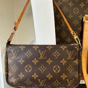 Authentic Louis Vuitton Pochette Accessoires Monogram Shoulder Bag
